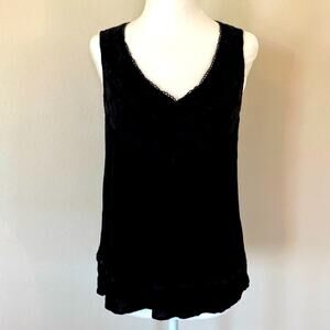 Black lace detail tank top small